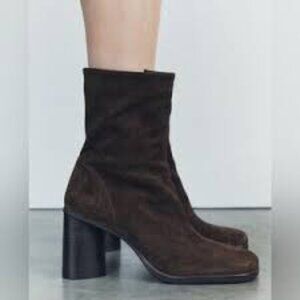 Brown Suede Block Heel Sz 6 Mid-Calf Boots With Side Zipper Closure For Women